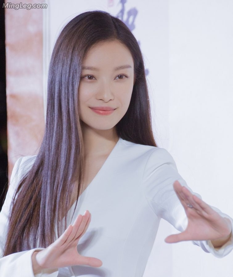 倪妮玉腿穿了靴子想摄(6/9)