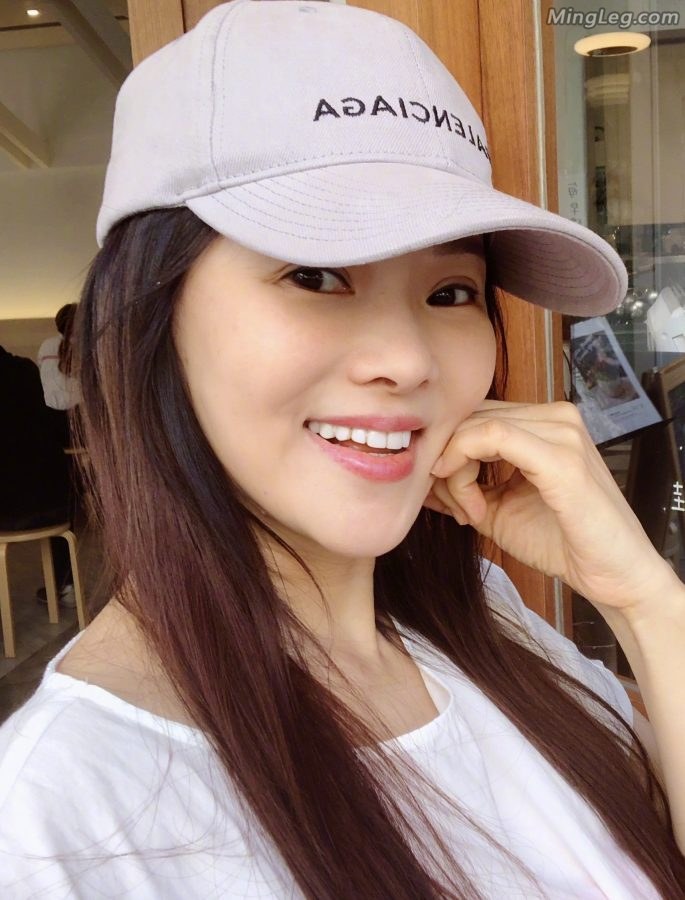 伊能静生活中的美腿我能从脚Tian到大腿根(3/3)