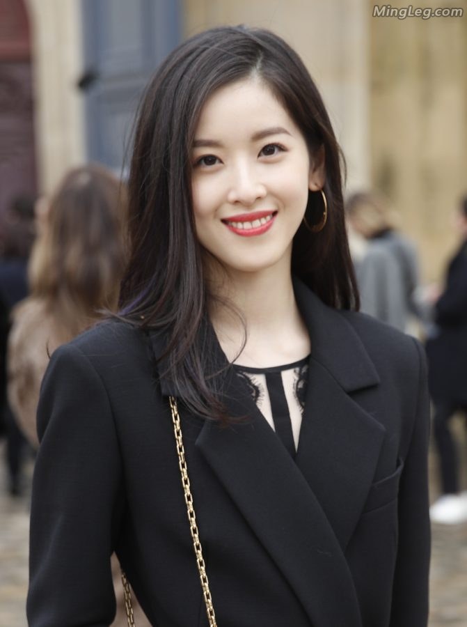 奶茶人妻章泽天美不美？(2/8)
