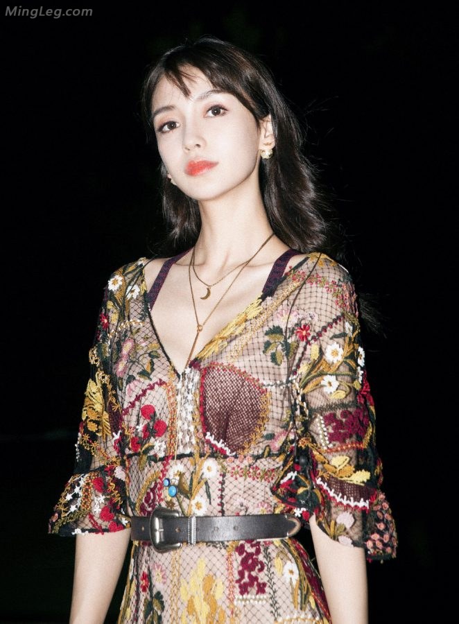 Angelababy大美纱裙还是有点透明度的(5/10)
