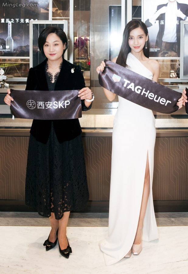 女神Angelababy高跟美足上的纹身真的很吸引人(8/14)