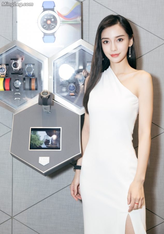 女神Angelababy高跟美足上的纹身真的很吸引人(9/14)