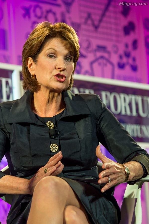 主持人Norah O’Donnell访问洛克希德·马丁公司CEO Marillyn Hewson(11/12)