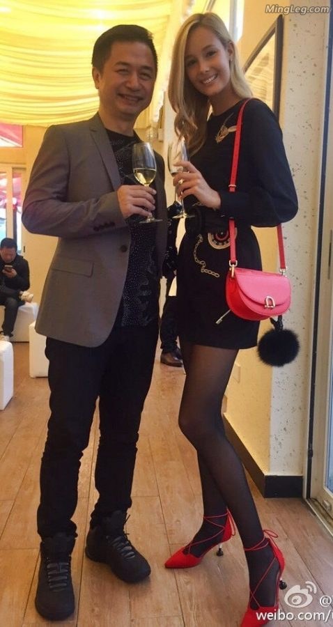 Married wife Viktoria Varga black pantyhose high heels thin legs(2/3)