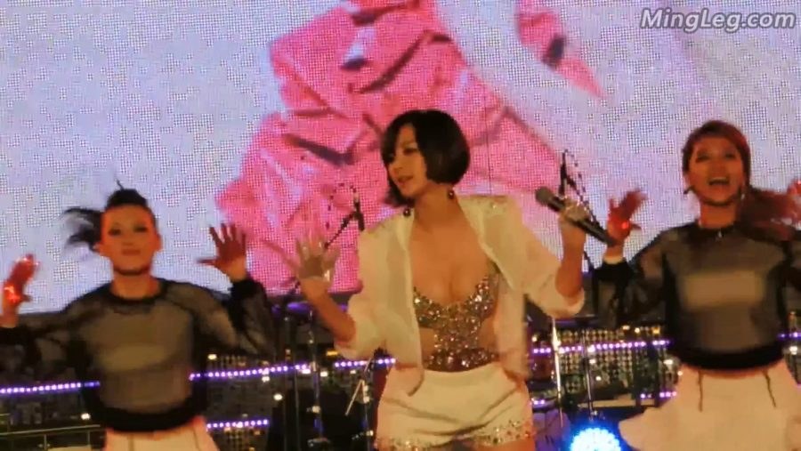 Ann Xinya performs "Good Boy" and her heart follows her breasts [Network Disk](1/4)