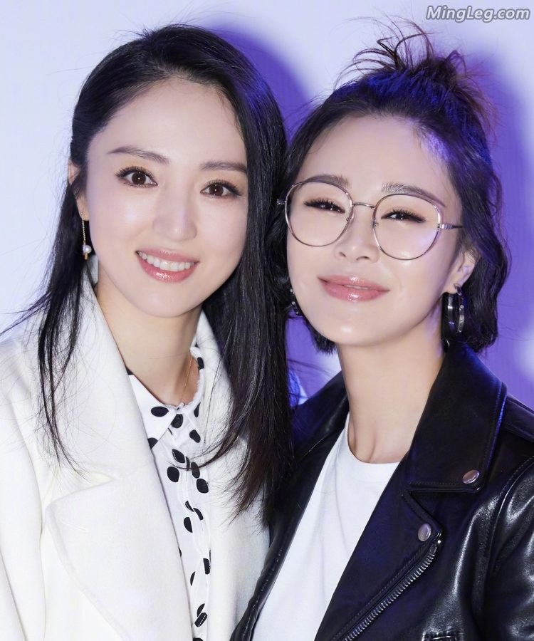 Two good sisters Guan Yue and Dong Xuan wear sexy high heels together(6/6)