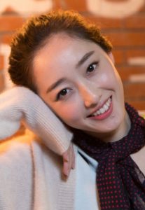 新版林黛玉蒋梦婕平板鞋玉腿室内写真