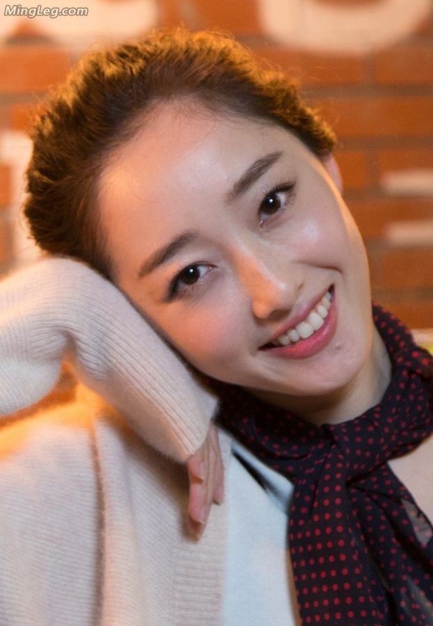 新版林黛玉蒋梦婕平板鞋玉腿室内写真(6/6)