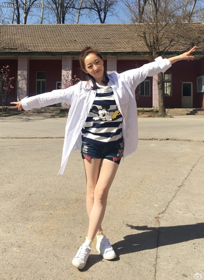 手机拍摄的蒋梦婕美腿漂亮的邻家女孩(8/9)