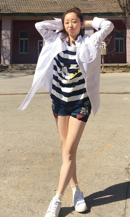 手机拍摄的蒋梦婕美腿漂亮的邻家女孩(9/9)