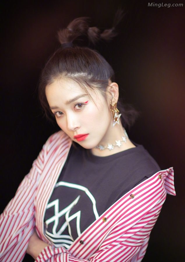 阚清子运动鞋玉腿小辫子好好漂亮(5/6)