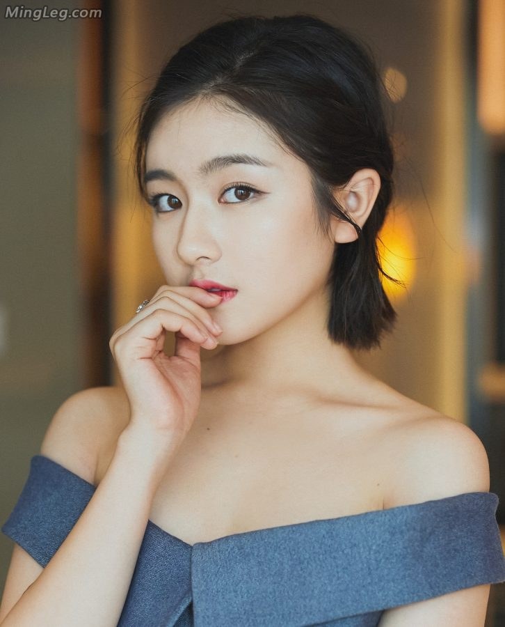 99年小姑娘李兰迪的香肩美足(5/9)