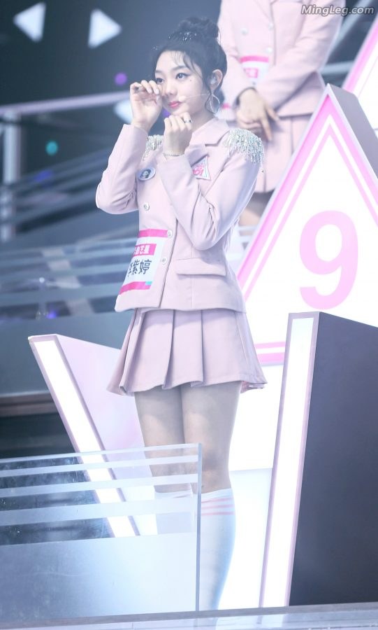 火箭少女李紫婷短裙短筒袜(1/20)