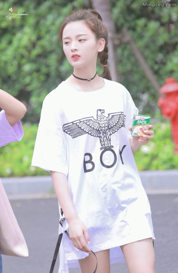 火箭少女杨超越青春美好的身体(6/12)