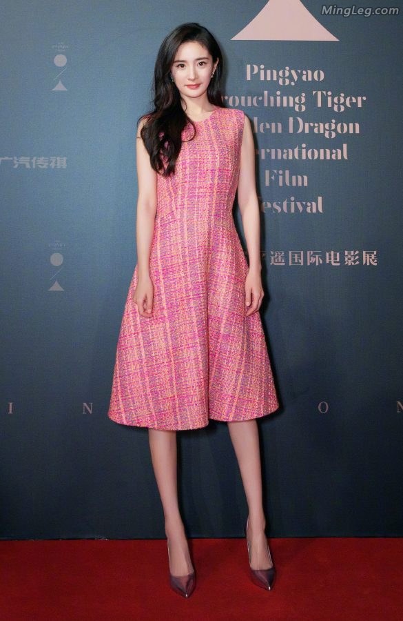 杨幂杨大仙女在平遥电影展红毯上(4/14)