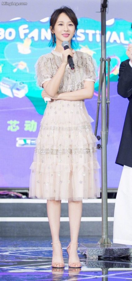 杨紫性感高跟鞋原味照片(4/10)