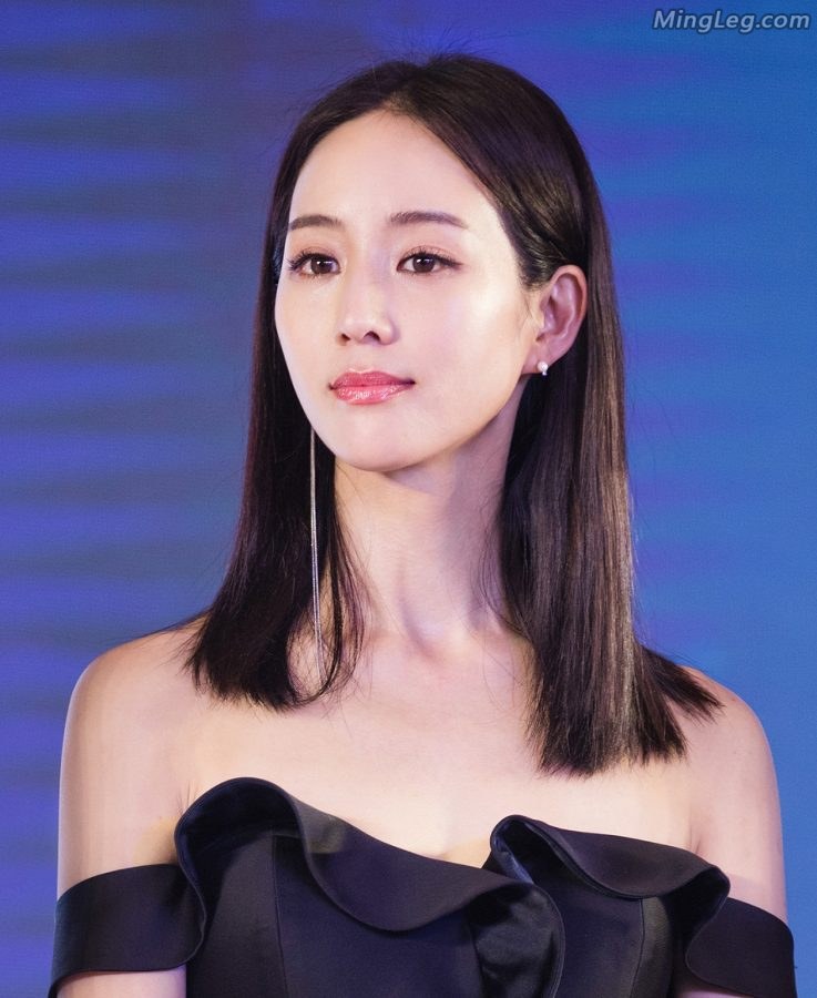 《温暖的弦》女神张钧甯的高跟美脚(2/6)