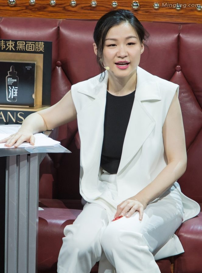 赵奕欢录制《火星情报局》凉鞋美足(35/38)