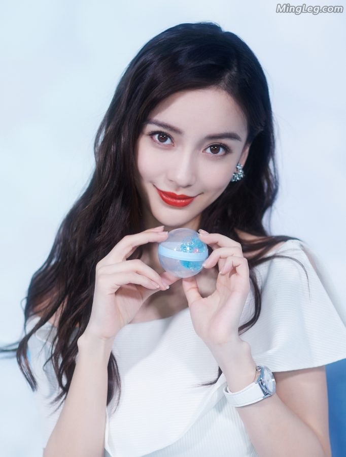 飘逸的仙女Angelababy好瘦好嫩的白脚丫(6/7)