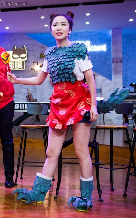 娄艺潇cosplay小龙人露大腿(41/49)