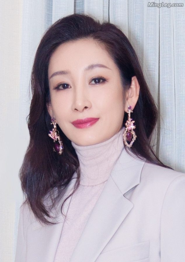 气质女人秦海璐宽松长裤尖头高跟鞋(3/4)