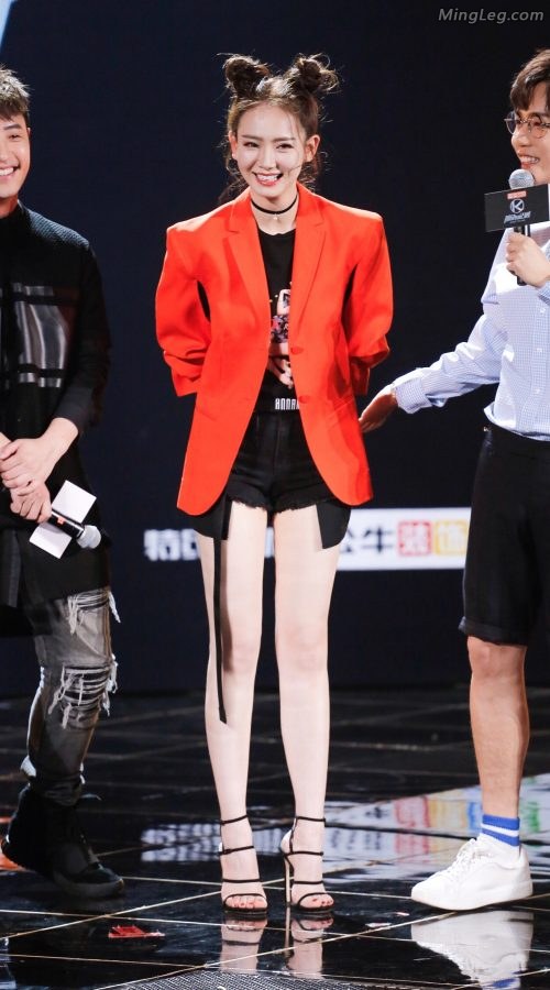 Qi Wei Nezha has long legs and jade feet and carries it up to output(1/2)