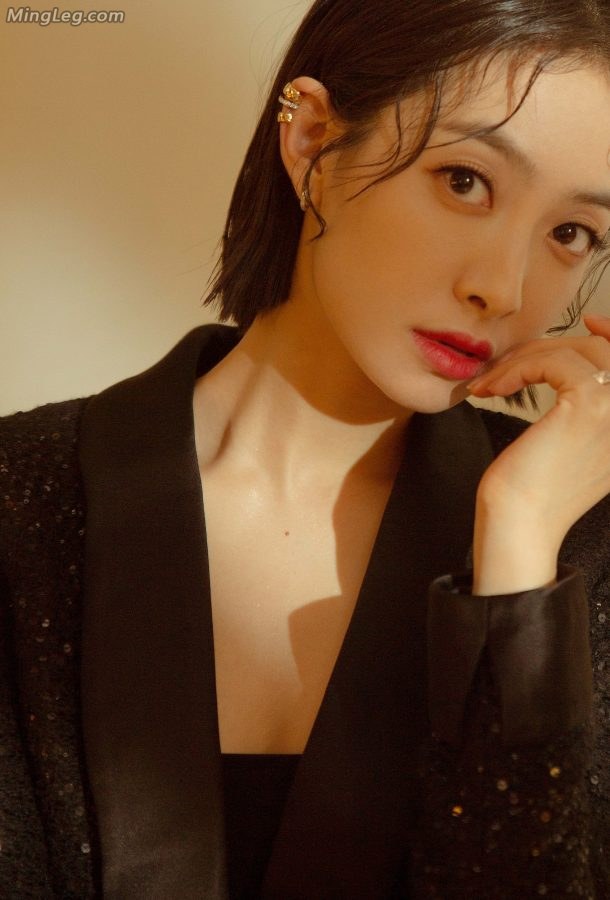 美女宋茜暖色调长腿写真(8/19)