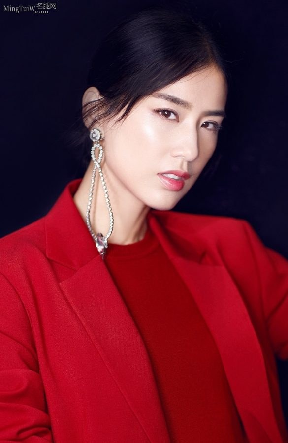 黄圣依的高跟美腿可以啊(7/8)
