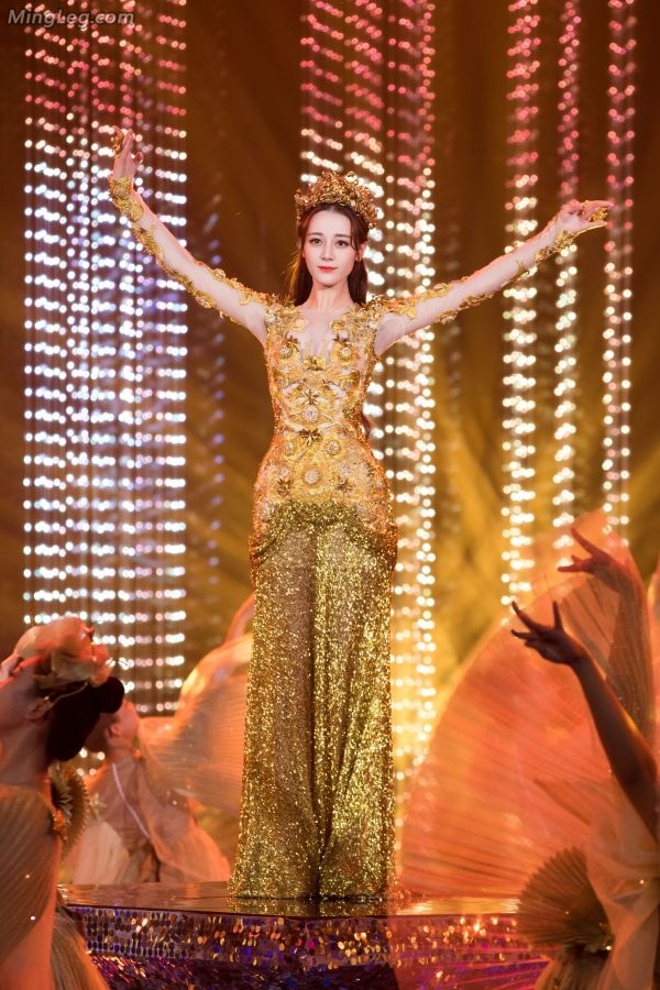 金鹰女神迪丽热巴请收下我的膝盖(10/14)