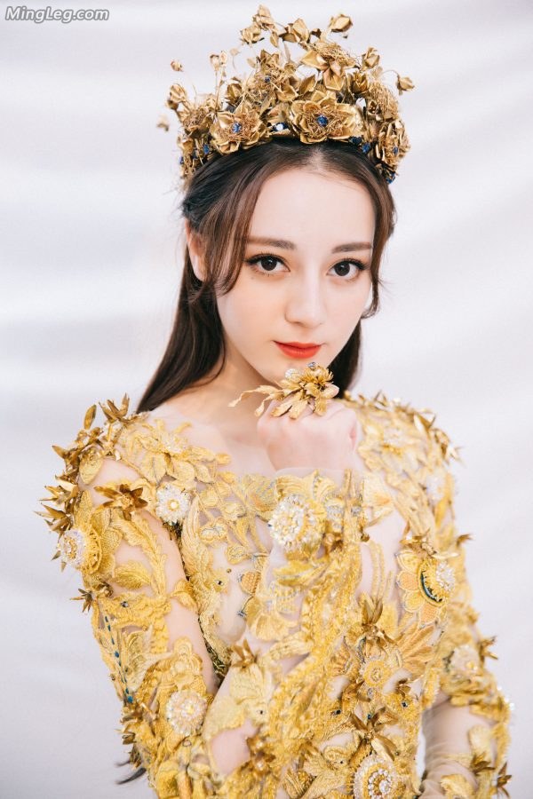 金鹰女神迪丽热巴请收下我的膝盖(6/14)