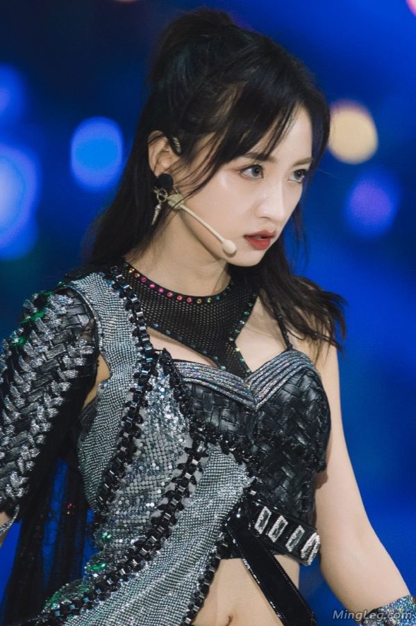 SNH48黄婷婷演唱会美腿靴子(7/9)