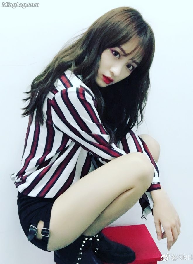 黄婷婷少女白大腿(1/6)