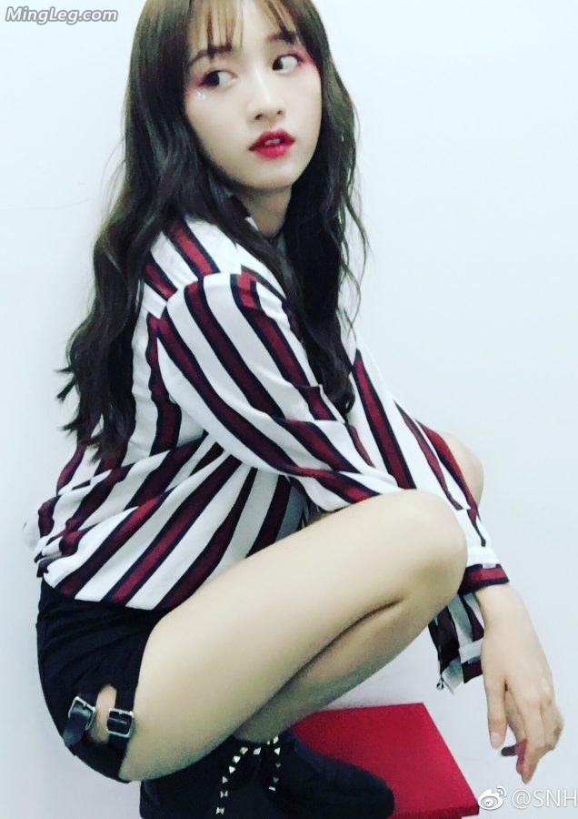 黄婷婷少女白大腿(2/6)