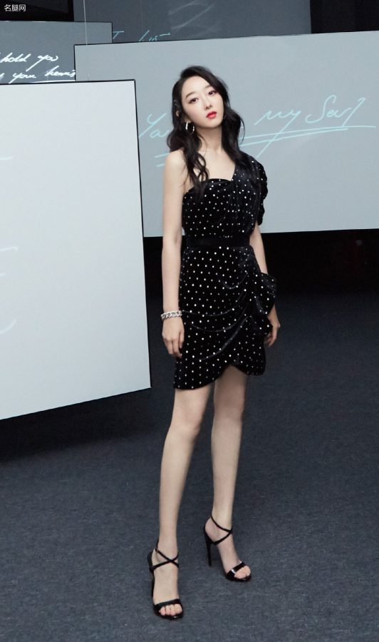 林黛玉蒋梦婕标志性的美腿(3/5)