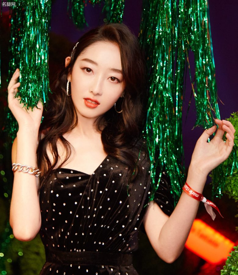 林黛玉蒋梦婕标志性的美腿(4/5)