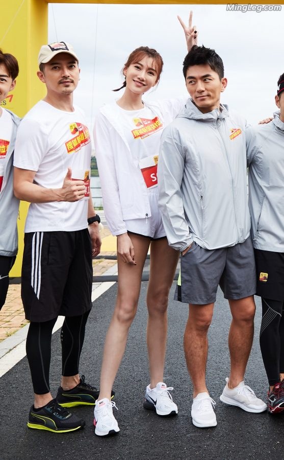 李斯羽跑马拉松这是在秀美腿吧(7/7)