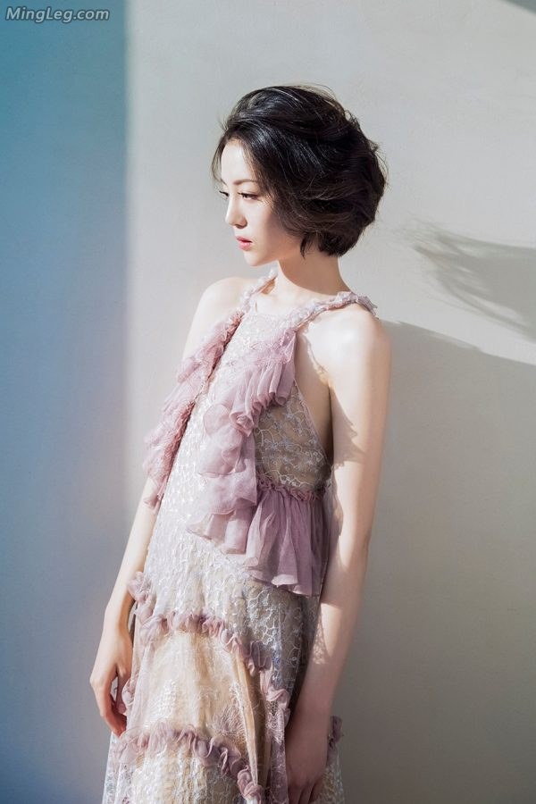李溪芮窗台上美丽玉足写真(4/4)