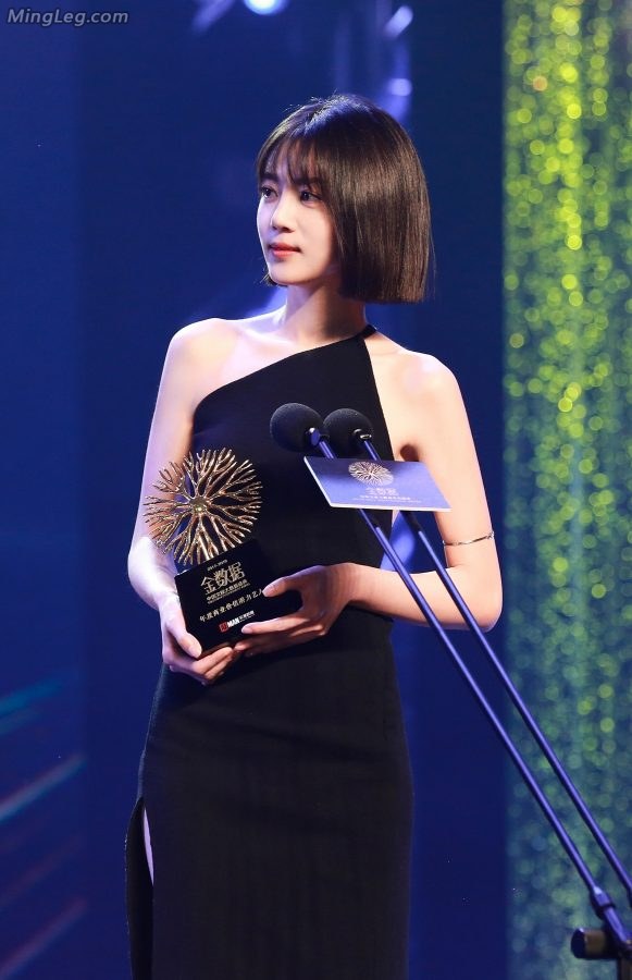 李溪芮玉肩美背开叉裙长腿(12/18)