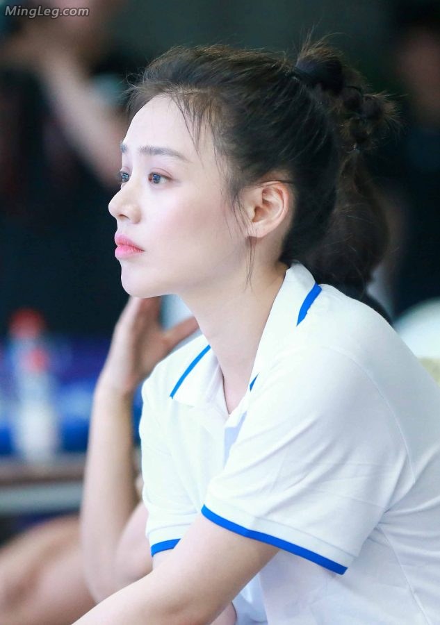 清纯装扮的马思纯认真做笔记太可爱了(7/7)