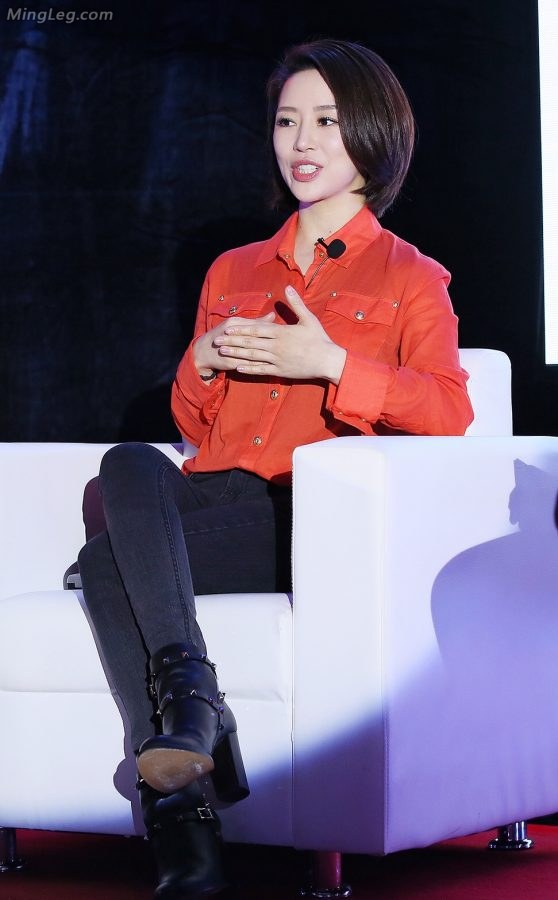潘晓婷牛仔裤短靴高跟真的好美(1/5)