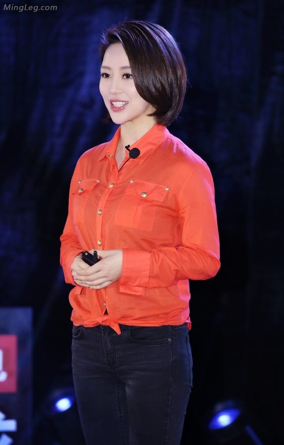 潘晓婷牛仔裤短靴高跟真的好美(4/5)