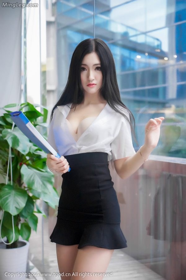 模特沈梦瑶在明媚的办公室里秀美好身材(57/60)