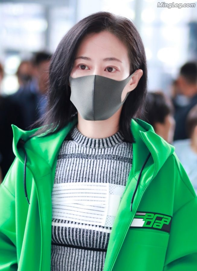 谭卓戴口罩外出被拍腿不要太白(7/8)