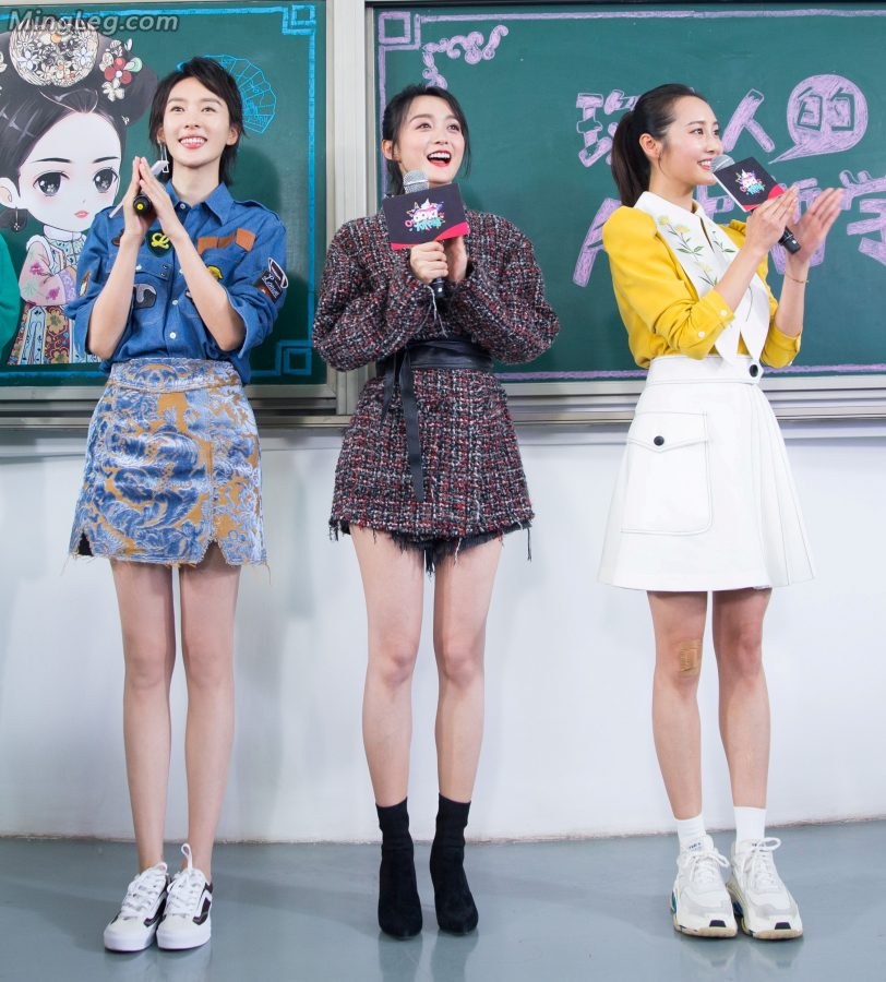 快来看童瑶、何泓姗、李纯三位小姐姐的玉腿(1/6)