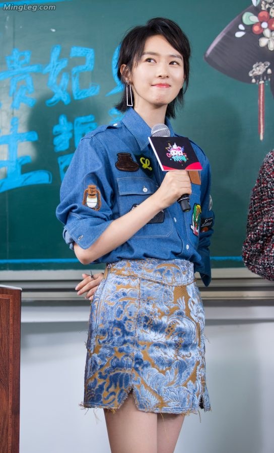 快来看童瑶、何泓姗、李纯三位小姐姐的玉腿(2/6)