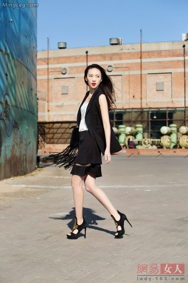Tong Yao's temperament and fashionable pictures collection, beautiful legs, high heels and sexy(12/13)