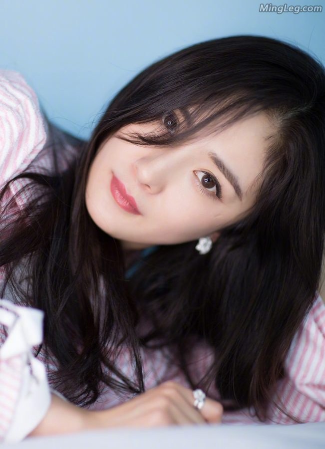 大美幂杨幂的长腿美足就是这个味儿(4/11)