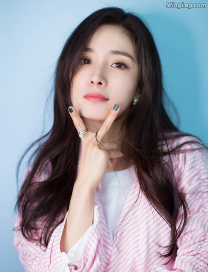 大美幂杨幂的长腿美足就是这个味儿(6/11)