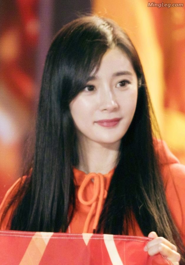 杨幂长腿穿皮裤好美腻的小女人(4/4)