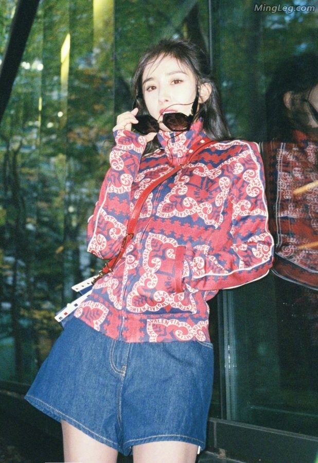 杨幂时光味道写真玉腿笔直修长(3/6)